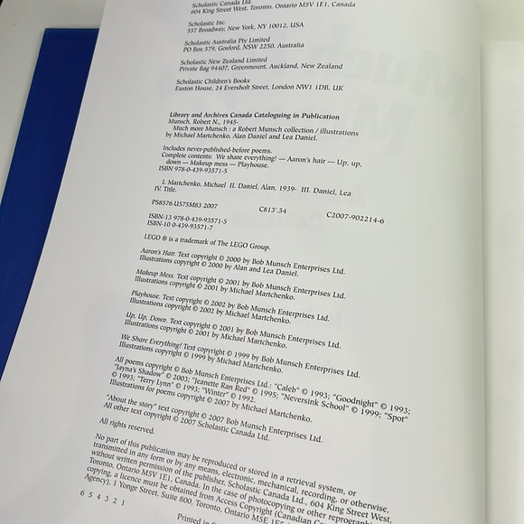 Scholastic Kids Book - Much More Munsch!  A Robert Munsch Collection - Picture 4 of 7